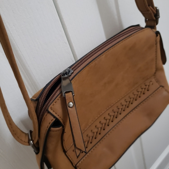 Mia & Luca | Brown Faux Leather Crossbody Purse - Picture 3 of 8